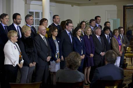 25/11/2016. Rajoy preside el acto del Día Internacional de la Eliminación de la Violencia contra la Mujer. Foto de familia de los invitados ...